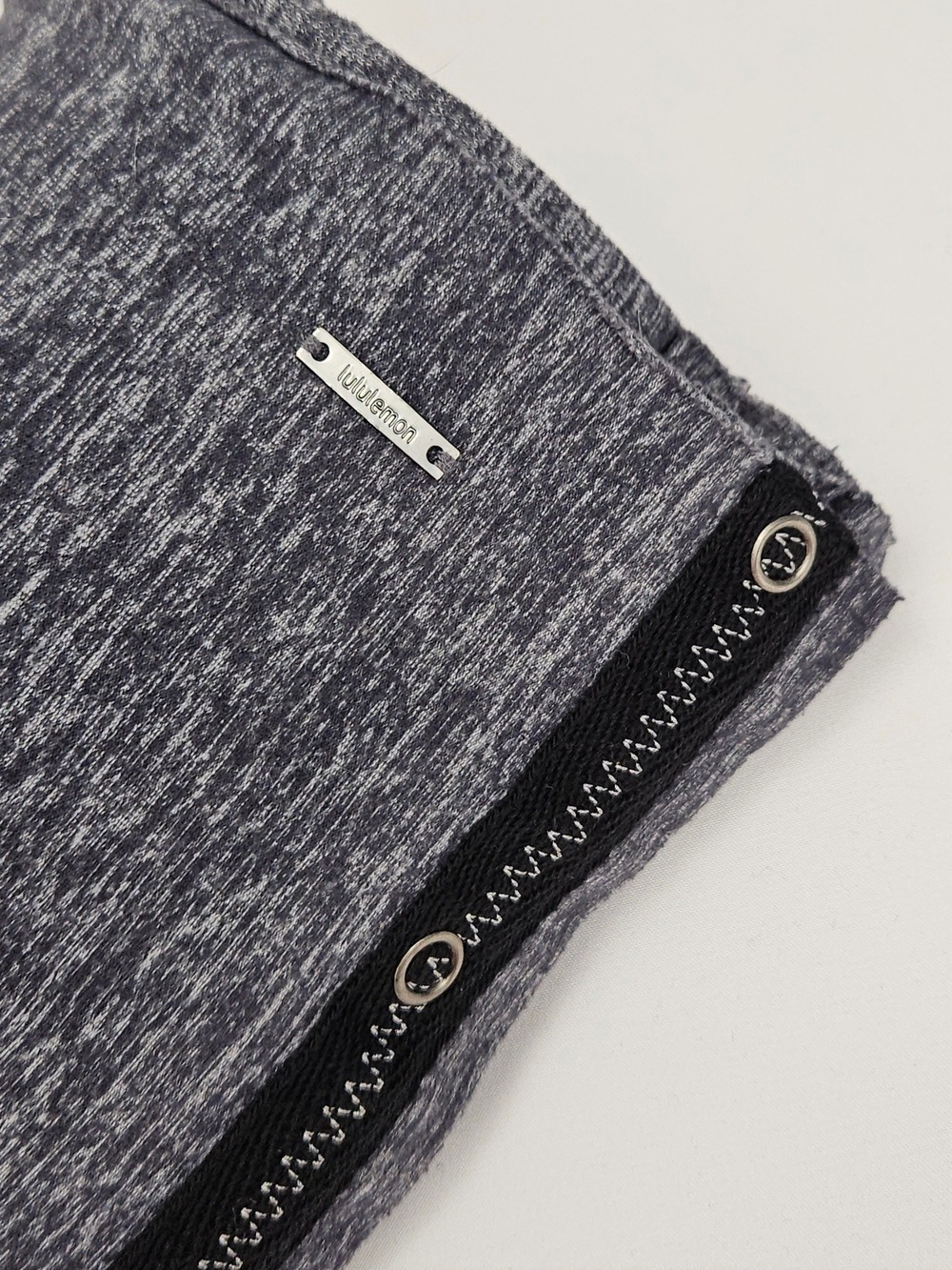 Lululemon Vinyasa Scarf Static Coal Heather Snap Wrap Infinity Scarf - Picture 2 of 4